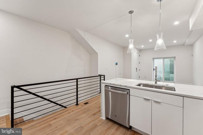 Building Photo - 1645 West Virginia Ave NE Rental