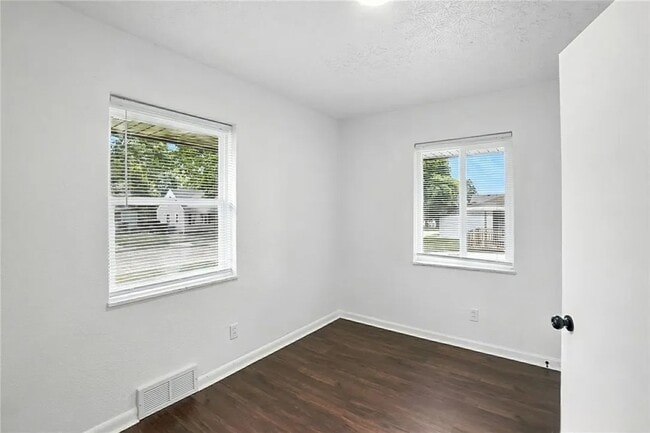 Photo - Kammer Avenue