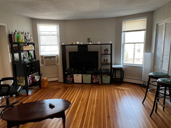 Photo - 158 Holland St Unit 1