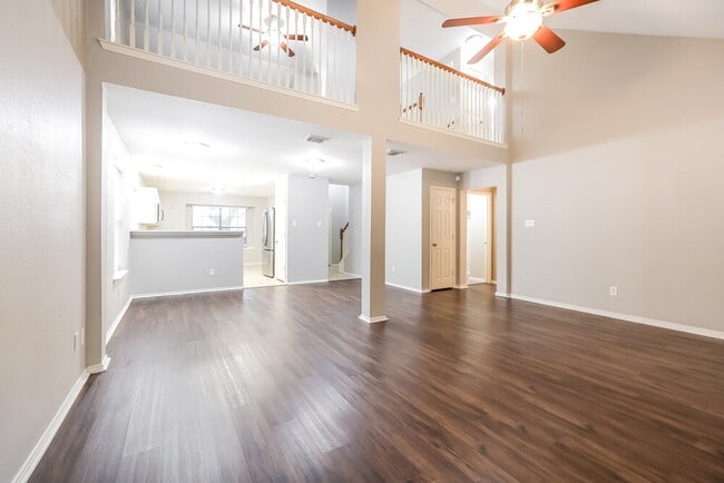 Photo - 6030 NW Creek Cir