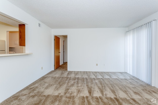 2BR, 2BA wo Fireplace - 868 SF