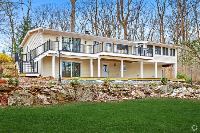 Building Photo - 17 Nutmeg Dr Rental