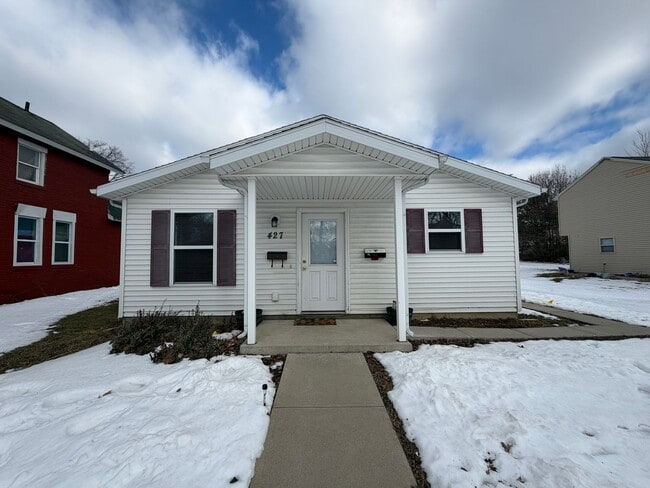 Building Photo - 427 E Masterson Ave Unit Apt 101