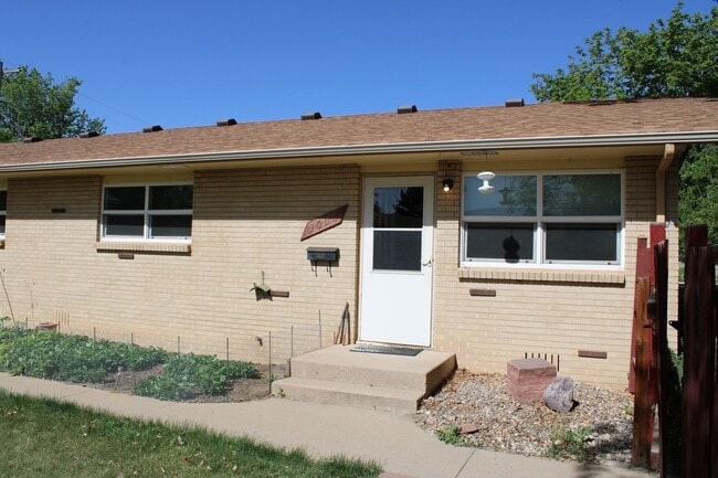 Building Photo - 3006 Butternut Dr Unit 3006