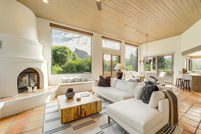 Building Photo - 75 Navajo Trail Unit ID1386118P