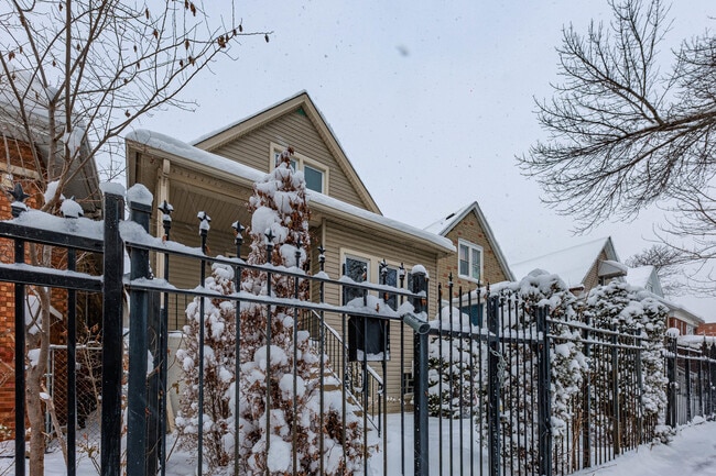 Photo - 2446 W 69th St