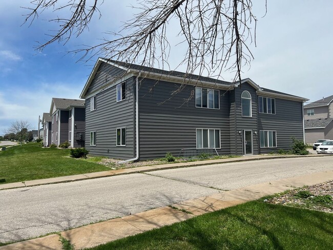 Building Photo - 4525 Steinbeck St Unit 2