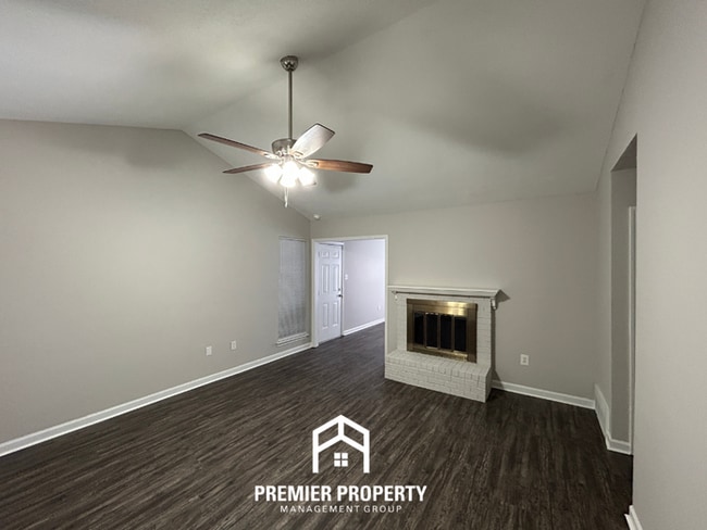 Photo - 3760 Ivanhoe Dr