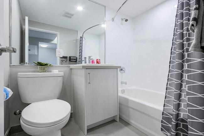 Photo - 125 Lawton Blvd.