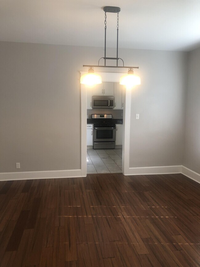 Photo - 321 E University St