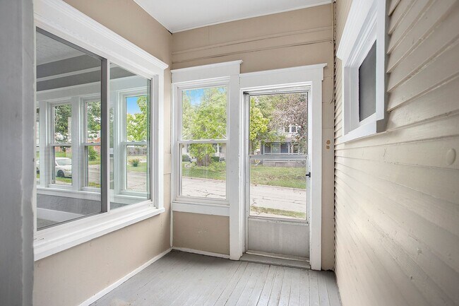 Photo - 4220 Lenox Ave