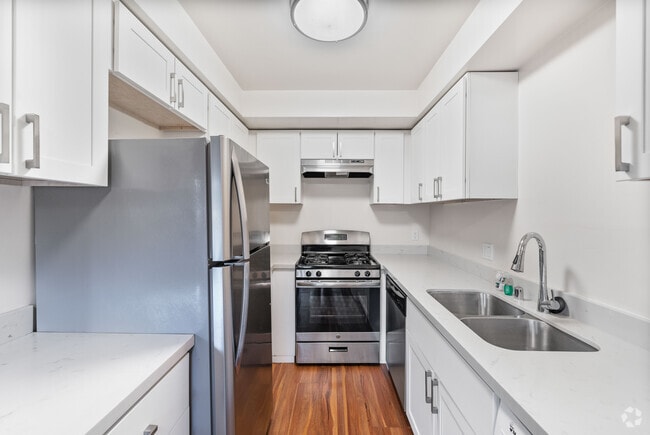 1BR, 1BA - 671SF - Kitchen