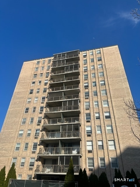 Building Photo - 65 Glenbrook Rd Unit APT 12D