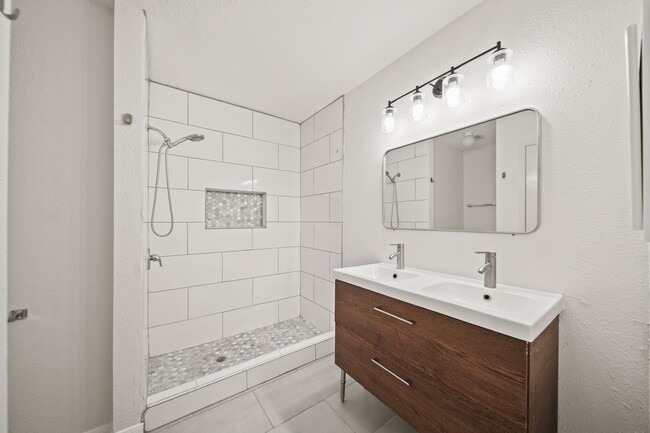 Photo - 230 Cool Cove