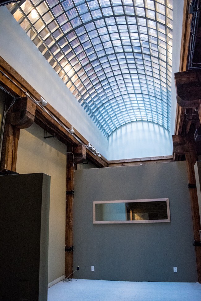 702 N. 1st, atrium - The Itasca