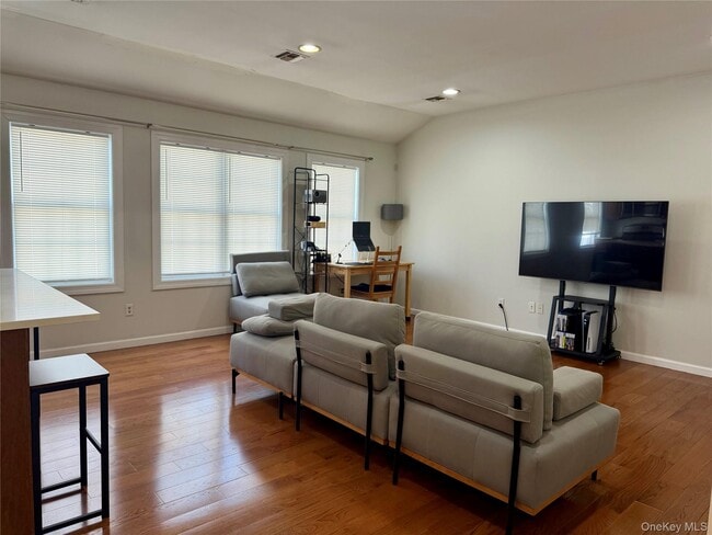 Photo - 38 Manorhaven Blvd Unit 38