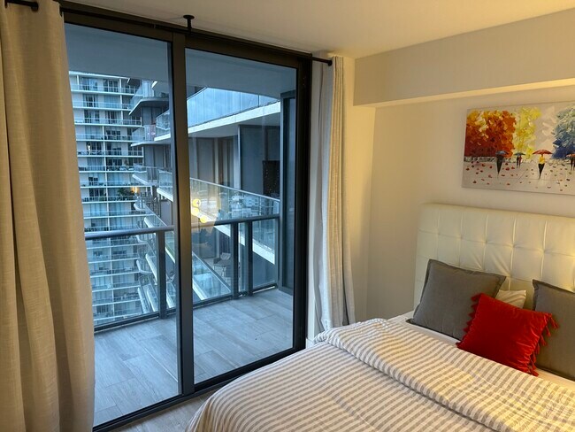 Photo - 121 NE 34th St Unit Luxury in the sky at Hyde