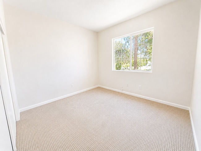 Photo - Beautiful Single Family 4 Bedroom Now Available!