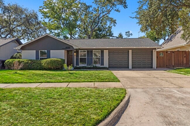 Building Photo - 4135 Hill Oak Dr