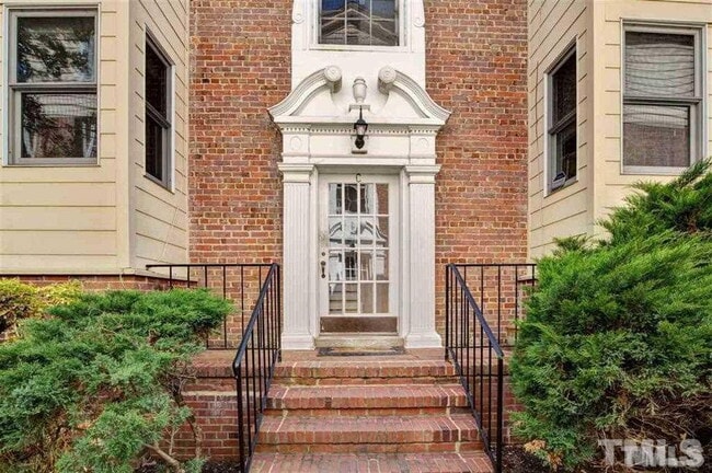 Building Photo - 235 McCauley St Unit #C-2