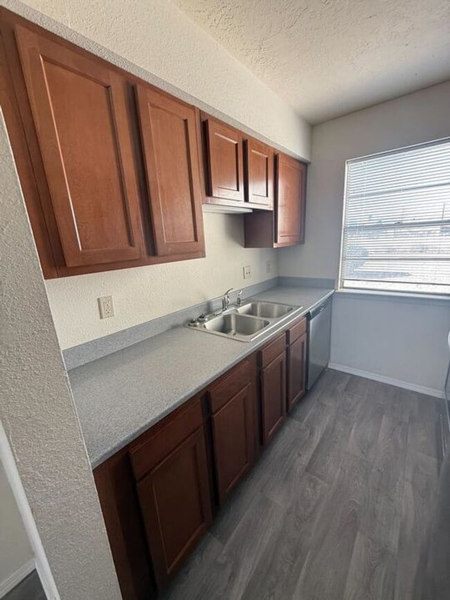 Photo - 4601 Carlisle Blvd NE