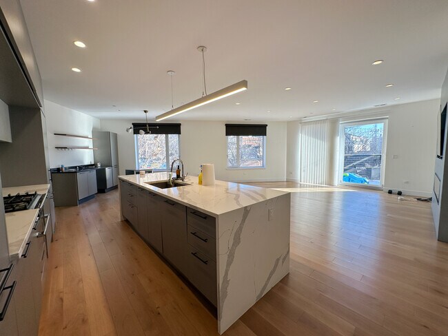 Photo - 550 N Ogden Ave Unit 2S