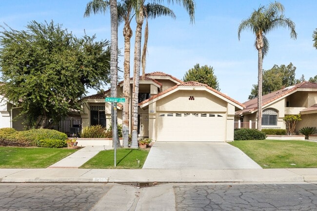 Photo - Beautiful Home in the Vineyards!