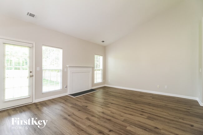 Photo - 365 Silver Creek Trail