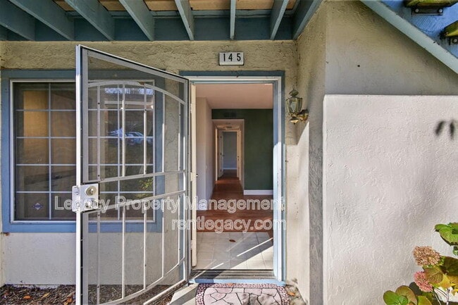 Photo - 145 Glenwood