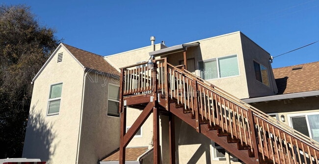 Building Photo - 468 Military E Unit 1/2