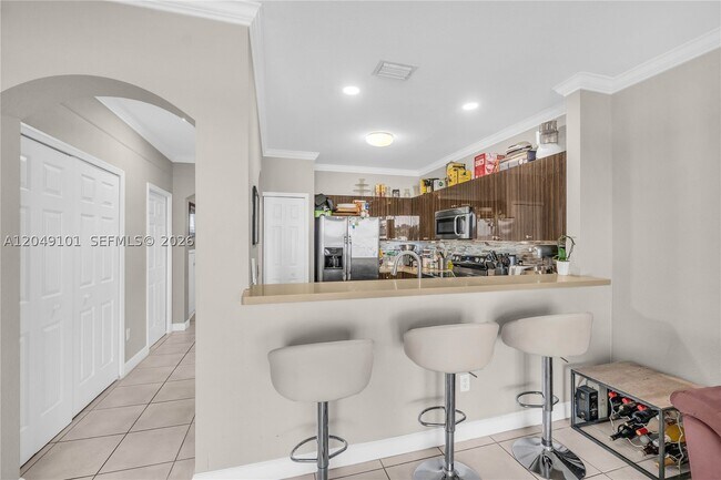 Building Photo - 4015 SW 156th Ave Unit 210