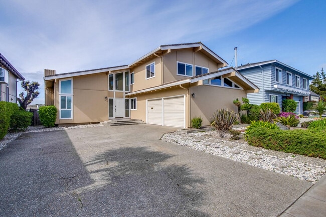 Photo - 255 Shearwater Is