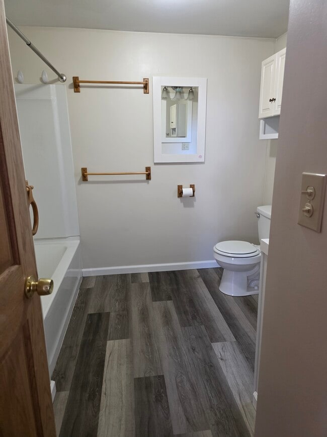 Photo - 3255 N Lakeshore Dr