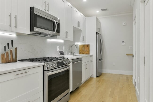 Photo - 70 Clarendon St Unit PH