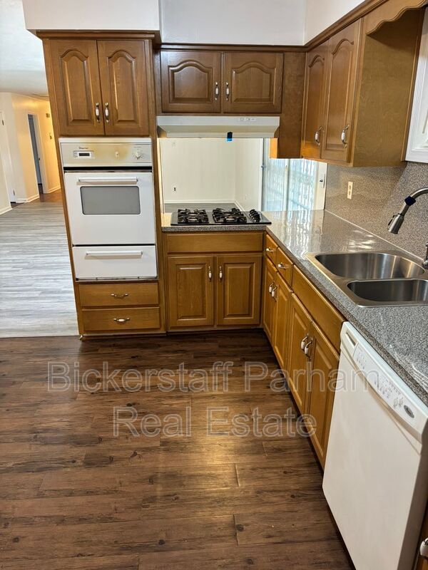 Photo - 5410 Kennedy St