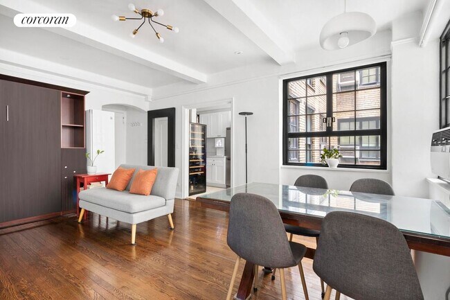 Building Photo - 211 E 35th St Rental