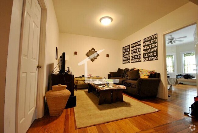 Building Photo - Large 3 bed unit near Washington Square Rental