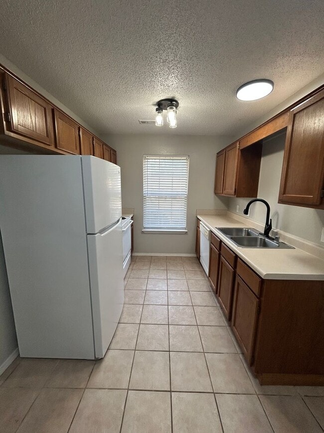 Photo - 3300 SW Landau Ct Unit 3300 SW Landau Ct Apt 1