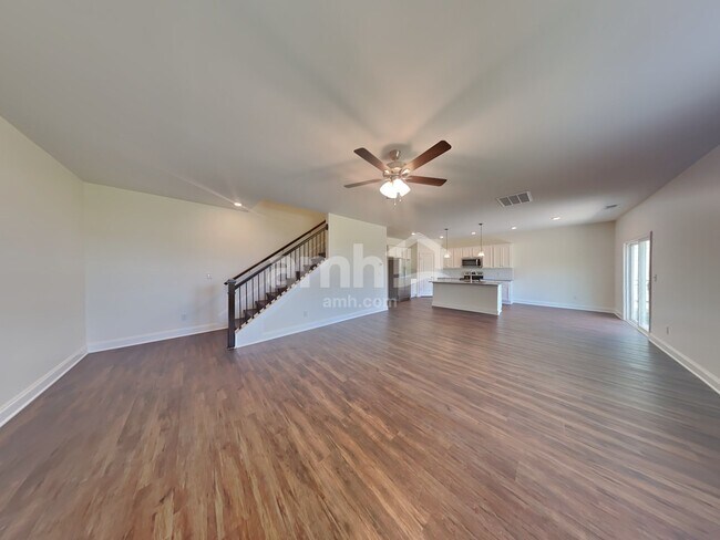 Photo - 902 Ronnie Rd