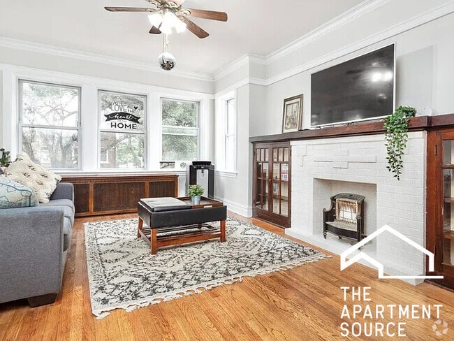 Building Photo - 5021 W Belden Ave Unit 2W Rental