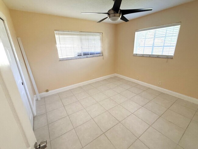 Photo - 551 SE 15th St Unit W