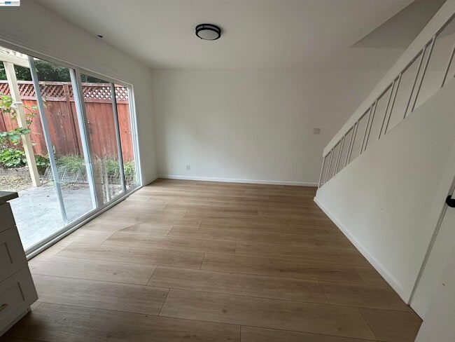 Photo - 157 El Dorado Common