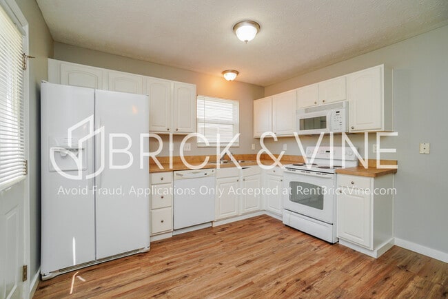 Building Photo - 3879 Liriope St Rental