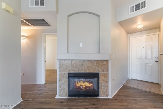 Building Photo - 7123 S Durango Dr Unit 204