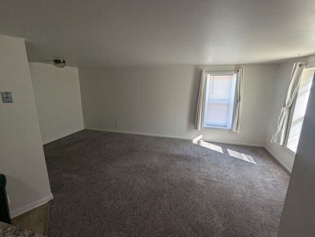 4020-4022 S Beaumont Ave