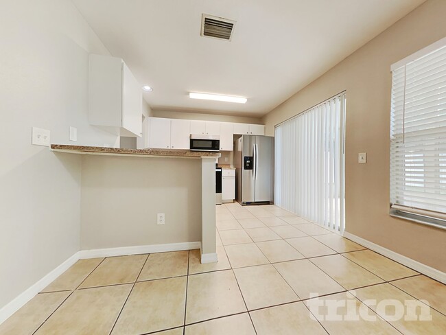 Photo - 32437 Fish Hook Lp