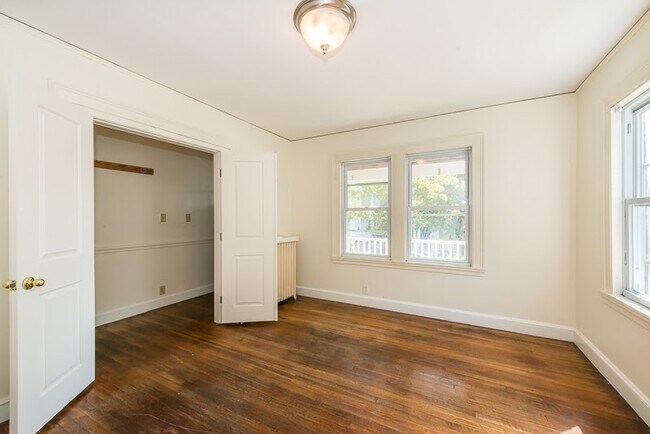 Photo - 50 Hobson St