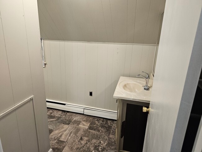 Photo - 7 Collins St Unit 2