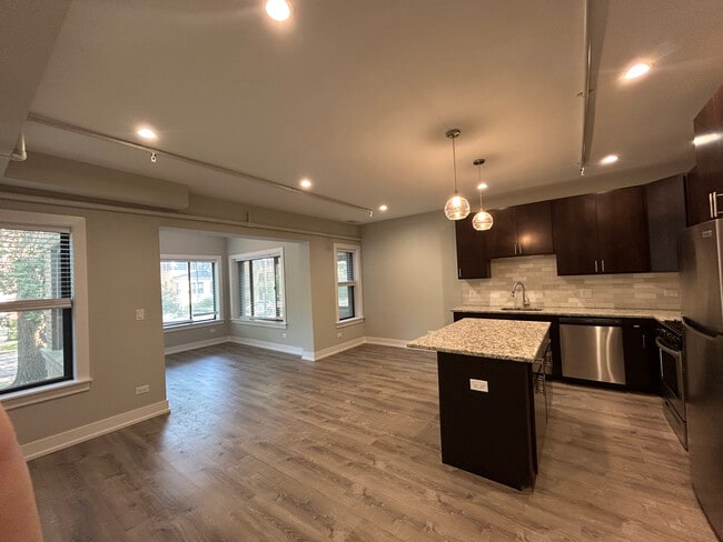 Photo - 1000 Crain St