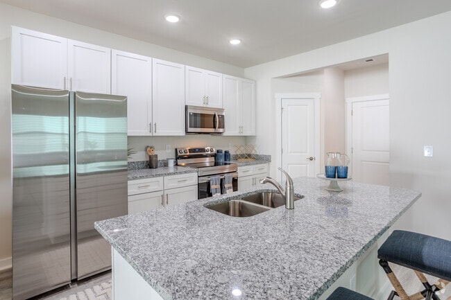 3BR, 2.5BA - 1,853SF Bullrush - Kitchen - Egret Landing